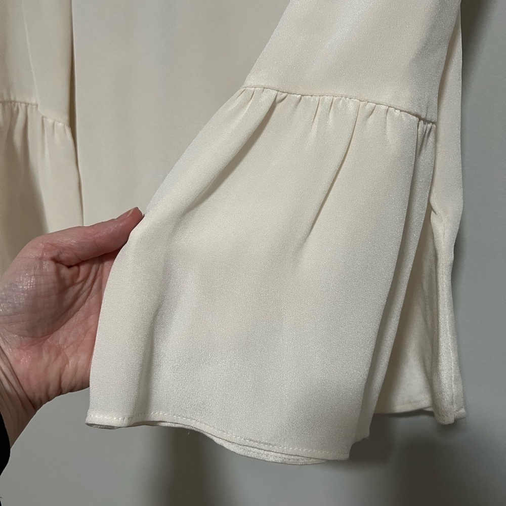J. Crew Ivory Silk Long Bell Sleeve Top Size 0 Career Office Capsule - Picture 5 of 7